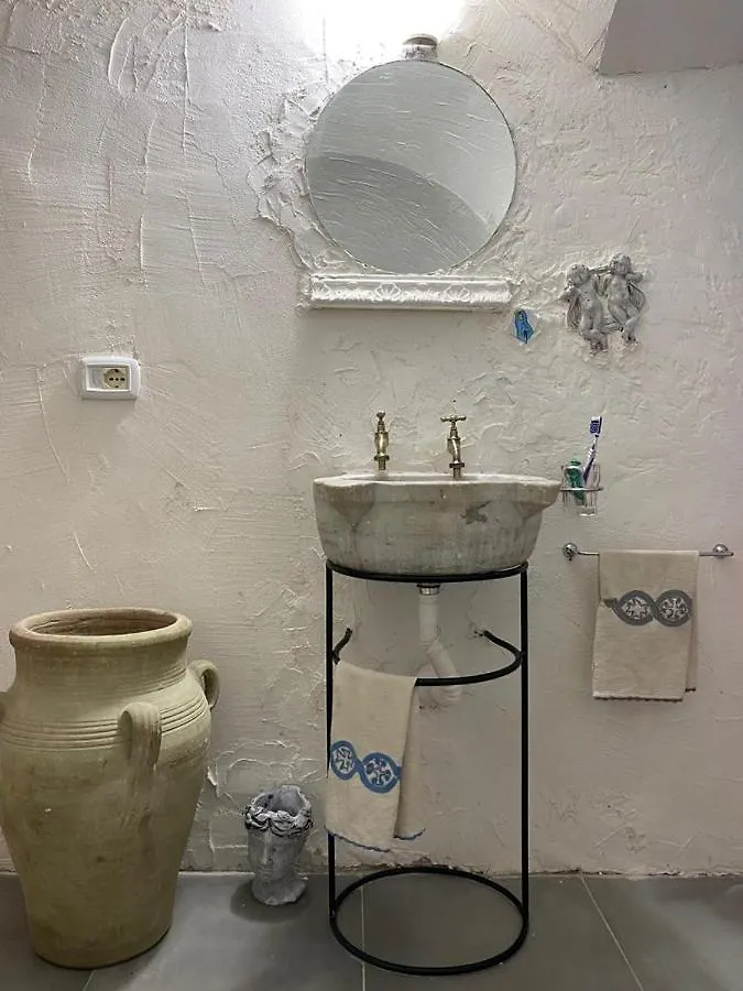 Casa Gioia, Tra Palazzo Reale,Lungomare E Monte Echia Apartment Naples Italy